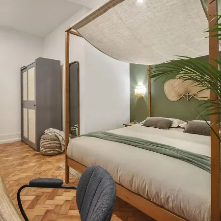 Nusa - 2 Bedrooms And Balcony In Santo Antonio リスボン